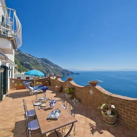 Sleeps 3 Air Con Wifi *