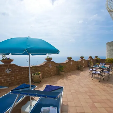 Sleeps 3 Air Con Wifi Praiano